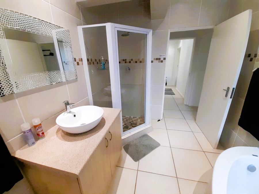 5 Bedroom Property for Sale in Paradise Beach Eastern Cape